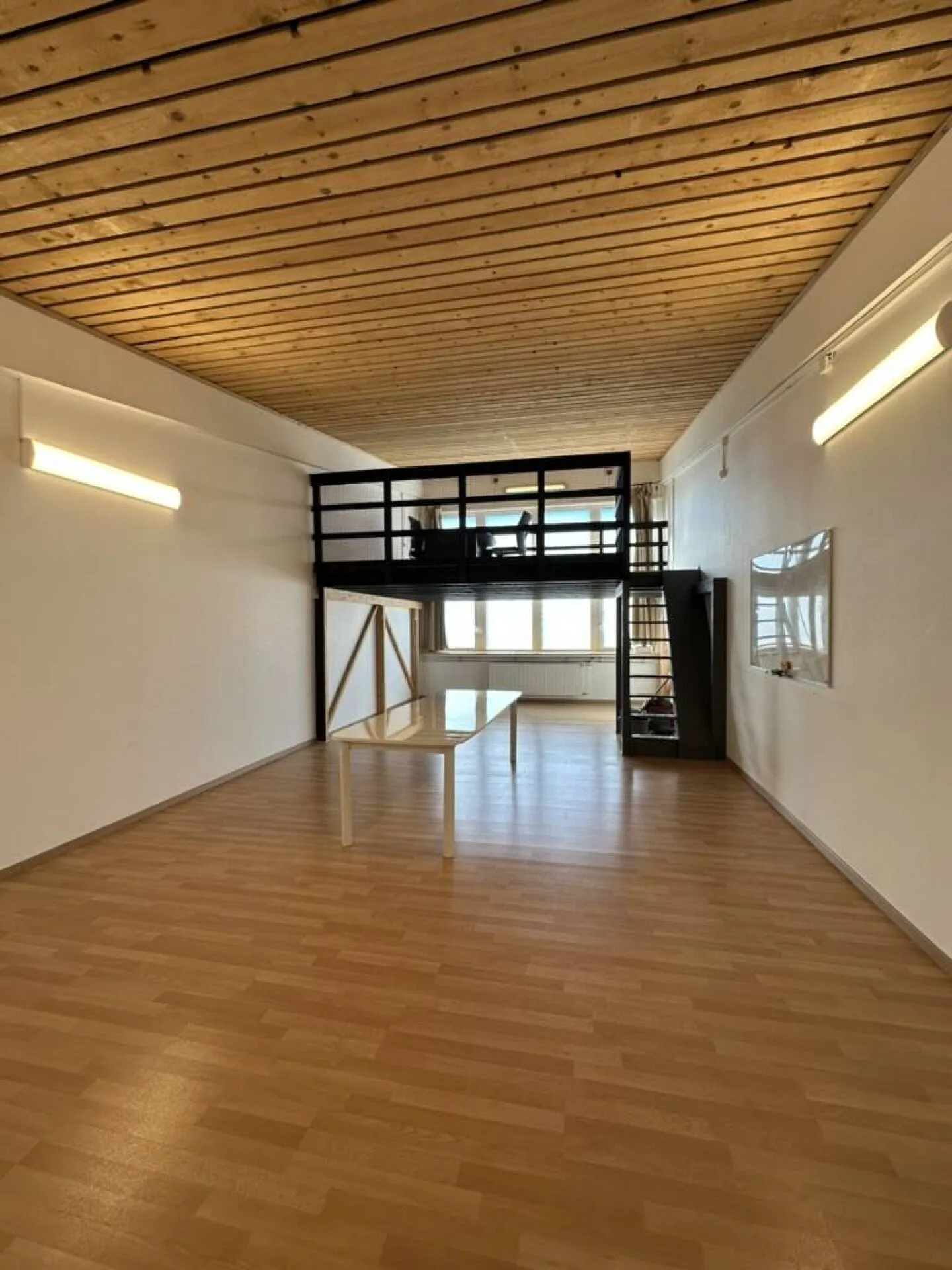 Amministrativo/Ufficio 73 m2 a Yverdon-les-Bains - Foto 1 di 4