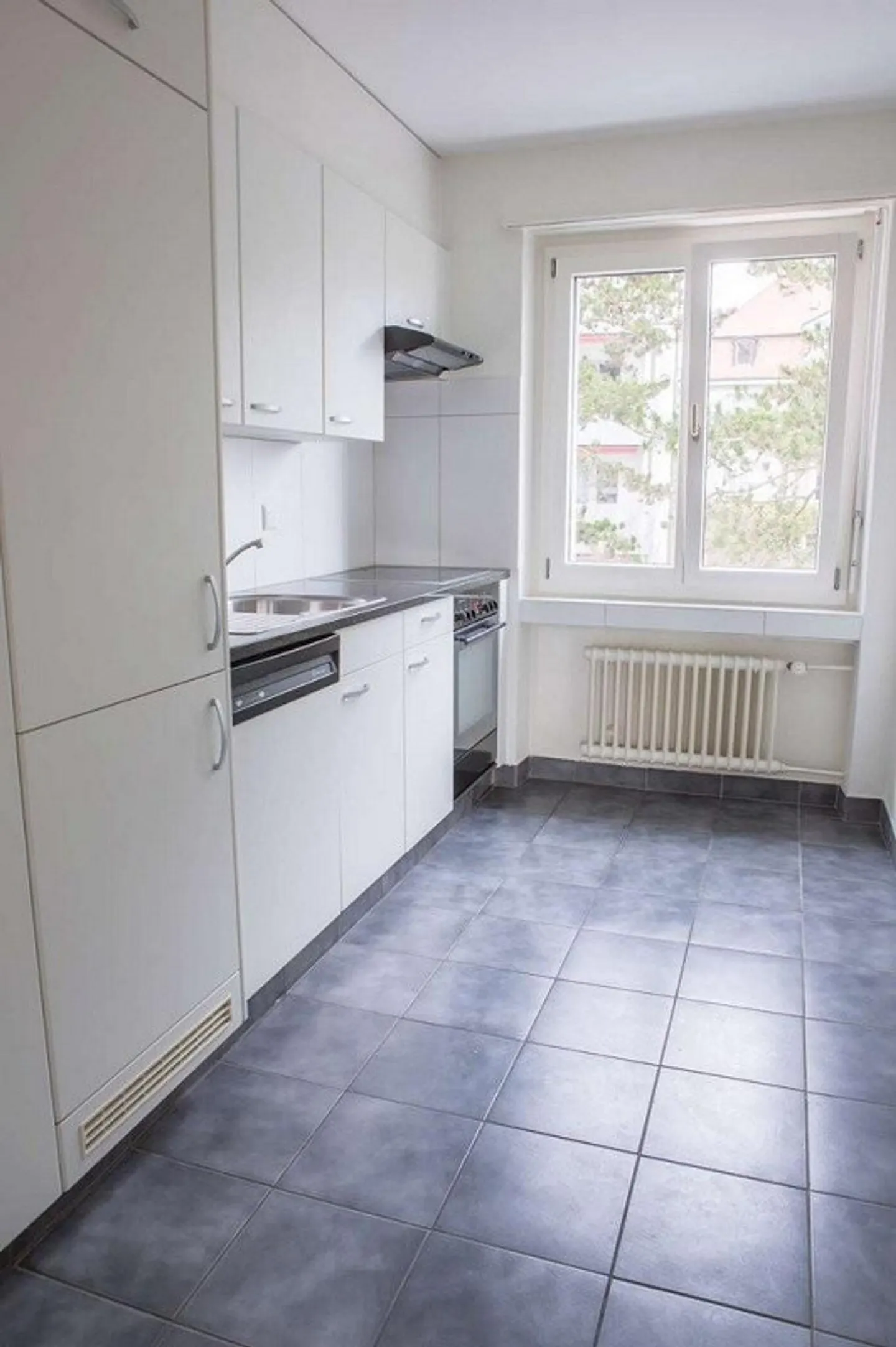 5.5-room apartment on the ground floor for rent in Fribourg! - Photo 2 of 9