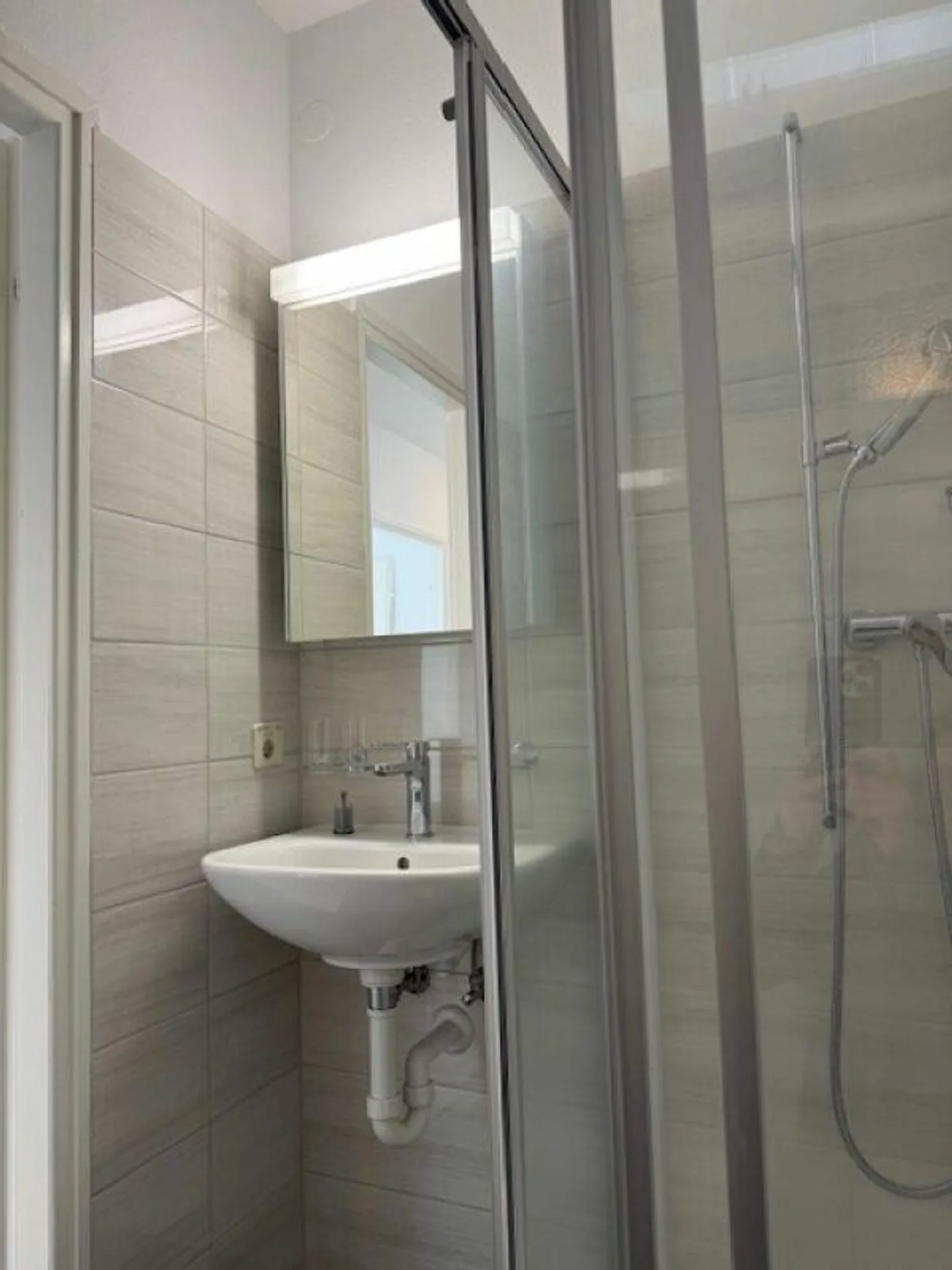 We are renting a beautiful 3.5-room apartment with two terraces - Photo 9 of 10