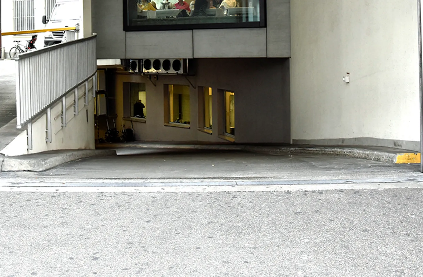 Einstellplatz im Herzen von Zürich - Foto 1 von 2