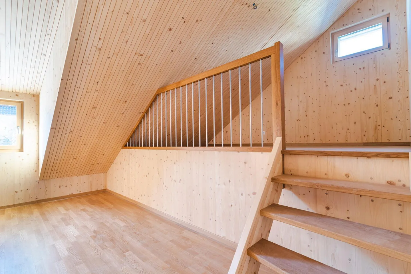 Appartement de toit de 2,5 pièces à louer - Photo 4 sur 11