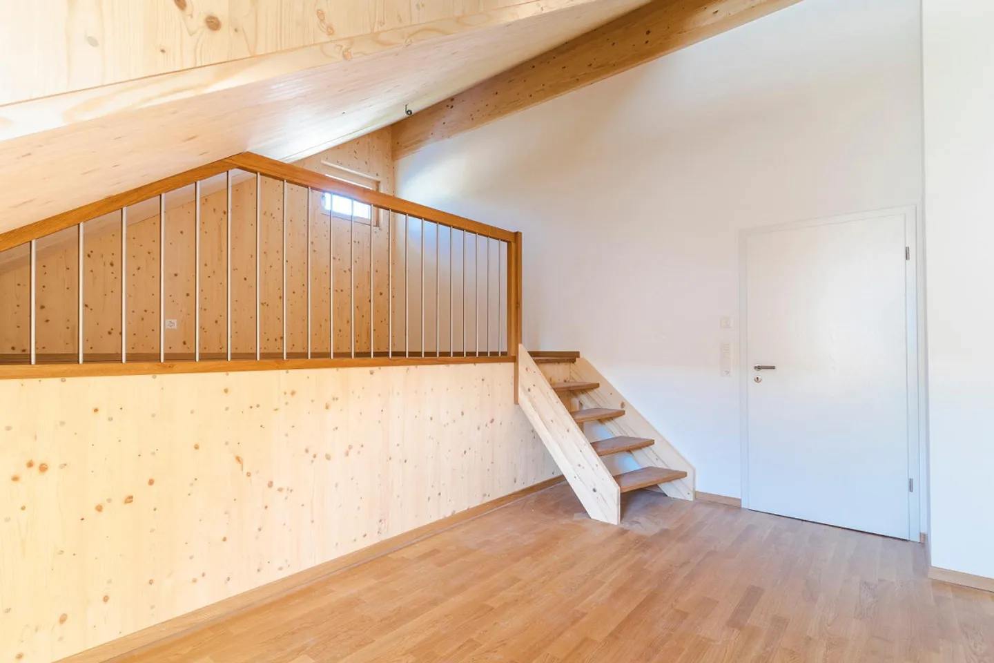 Appartement de toit de 2,5 pièces à louer - Photo 5 sur 11