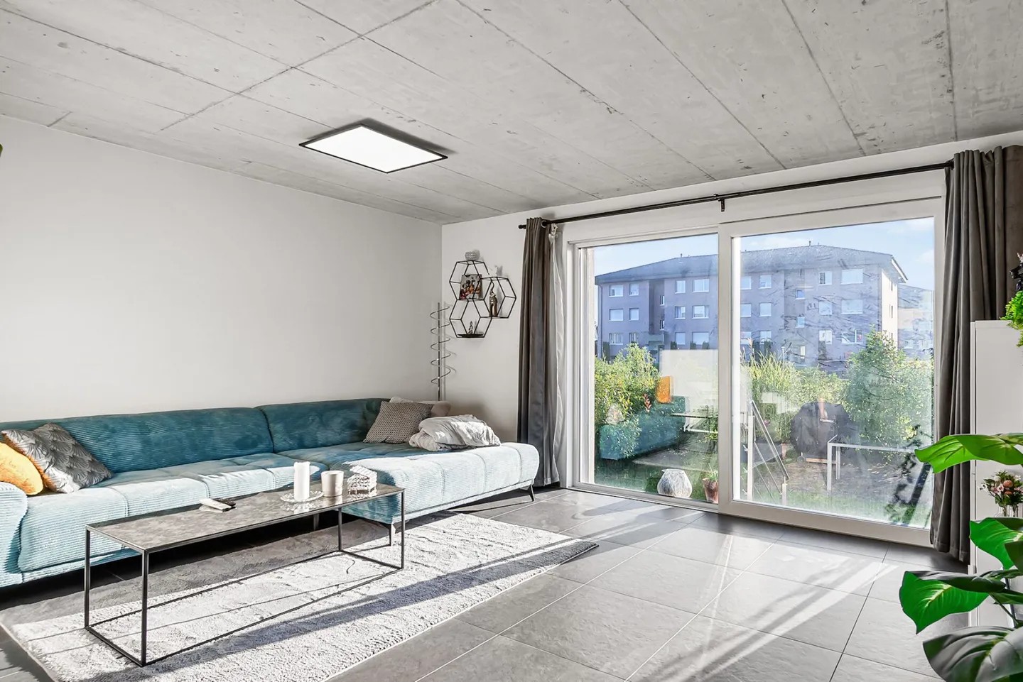 Maison jumelée avec 5,5 pièces - Photo 2 sur 13