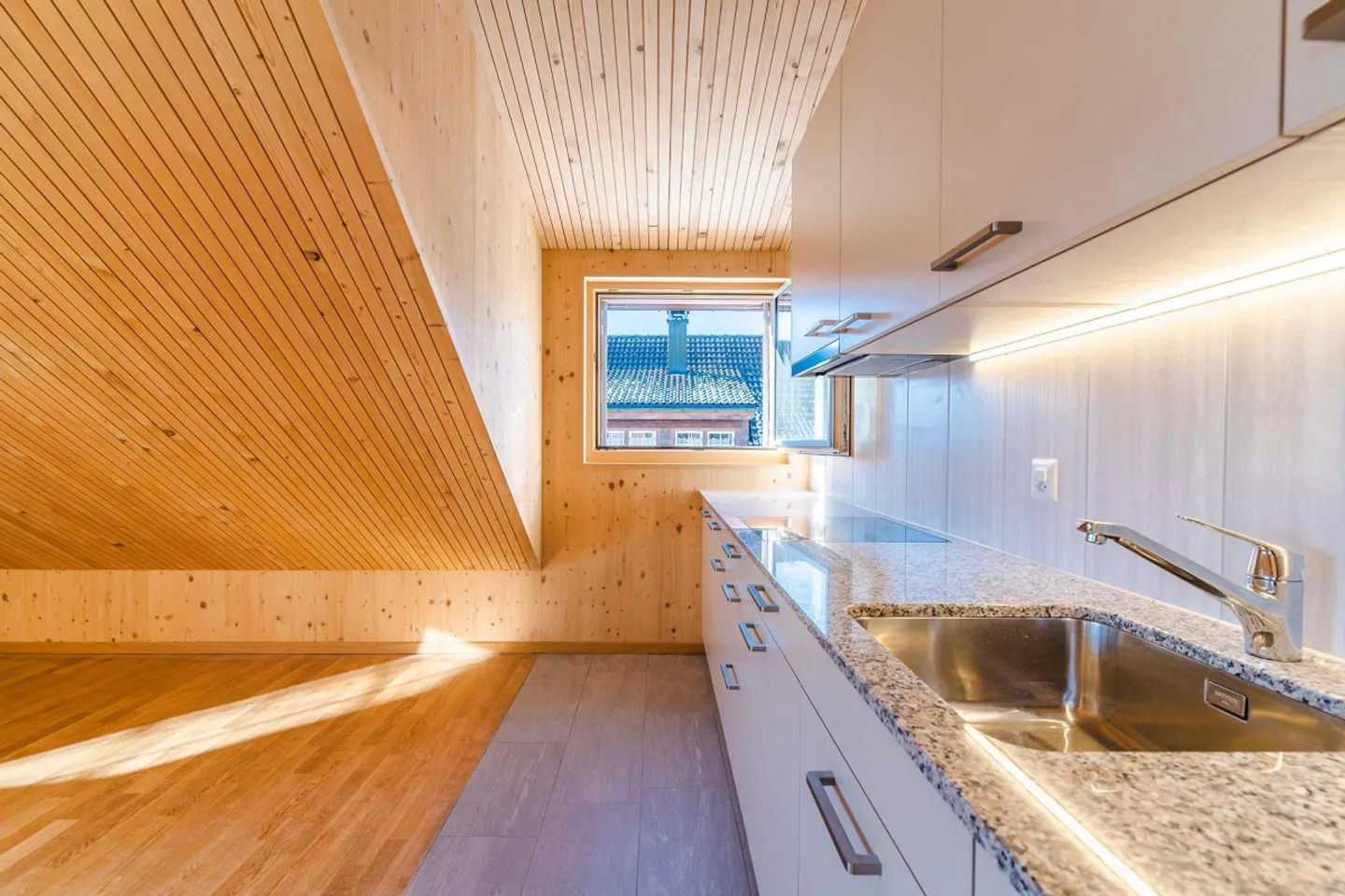 Appartement de toit de 2,5 pièces à louer - Photo 6 sur 11