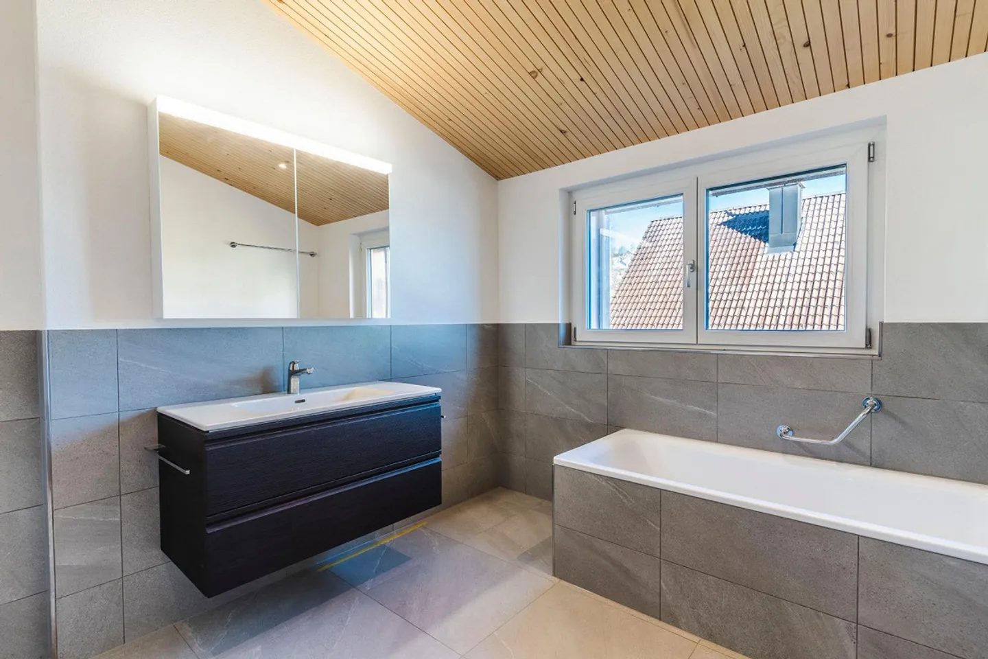 Appartement de toit de 2,5 pièces à louer - Photo 7 sur 11