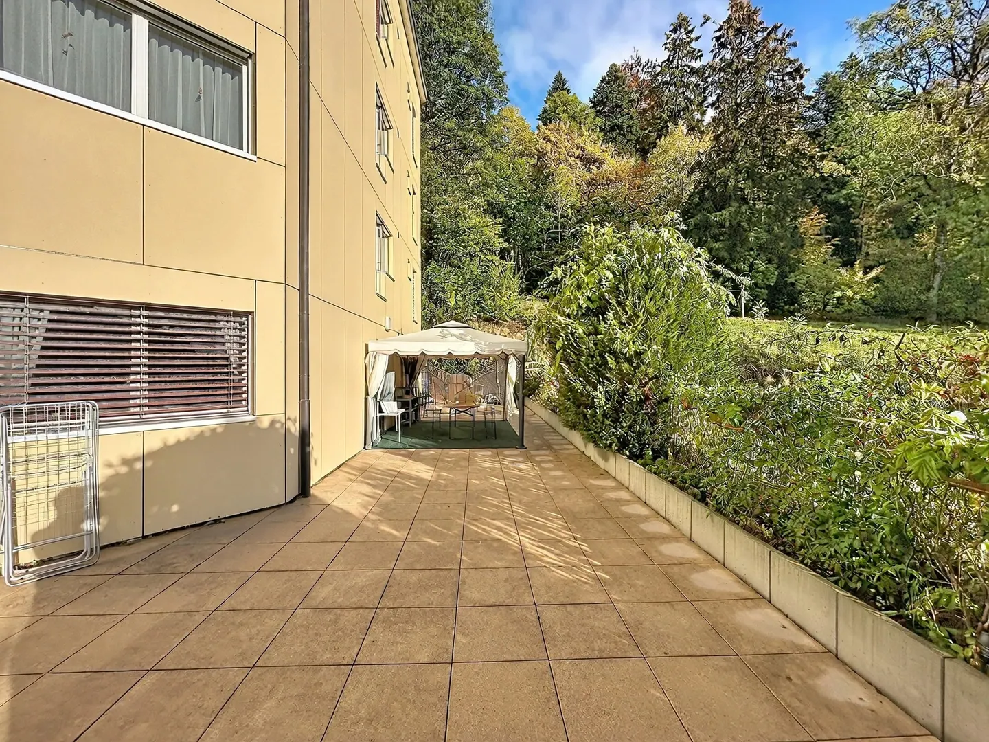 4,5 Zimmer mit Garten und separatem Eingang - Foto 3 von 9