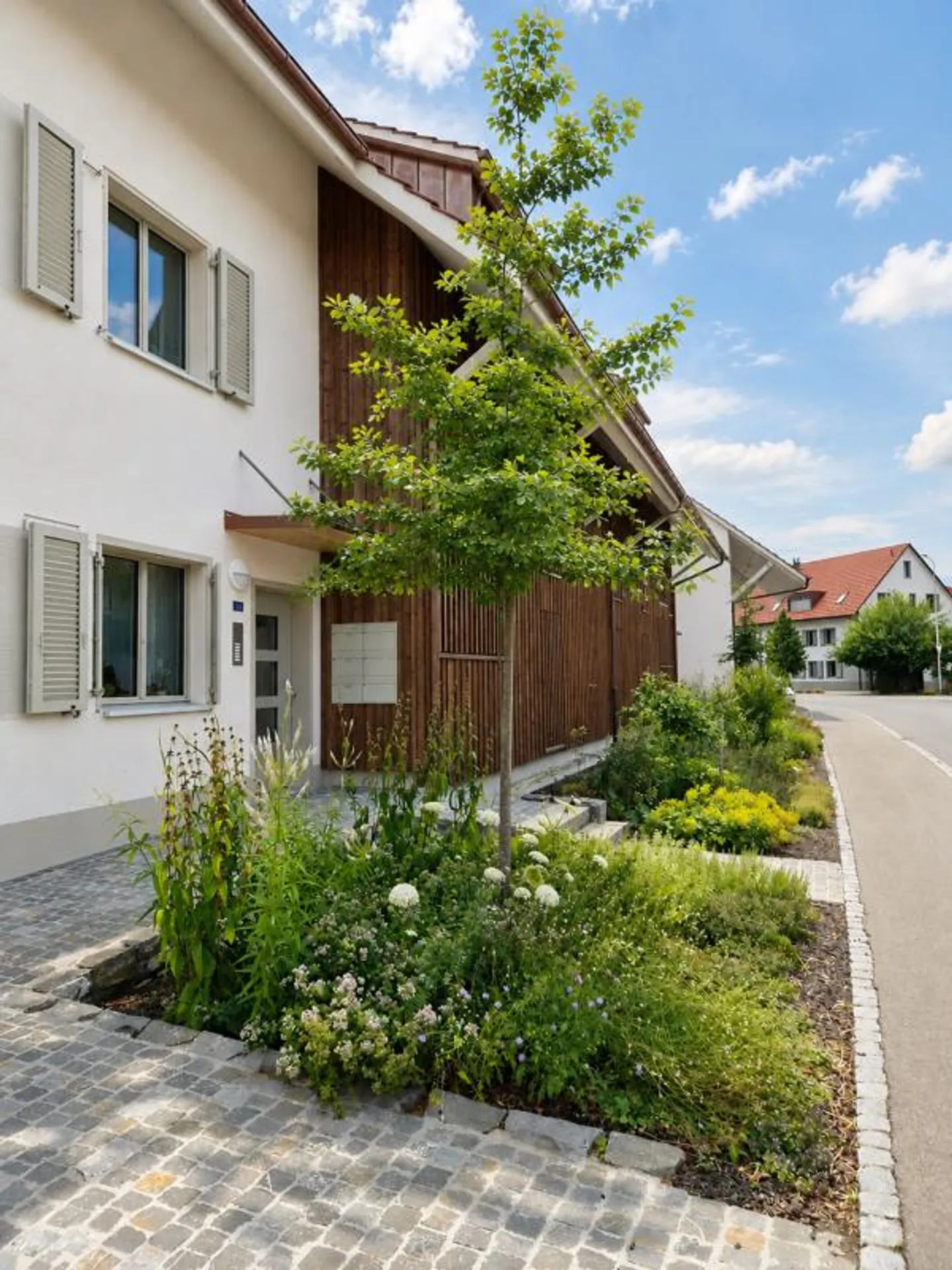 Spacious, modern 3.5-room garden apartment for rent - Photo 1 of 12