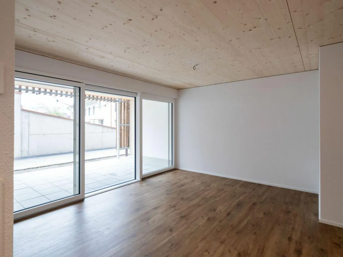 Spacious, modern 3.5-room garden apartment for rent - Photo 5 of 12