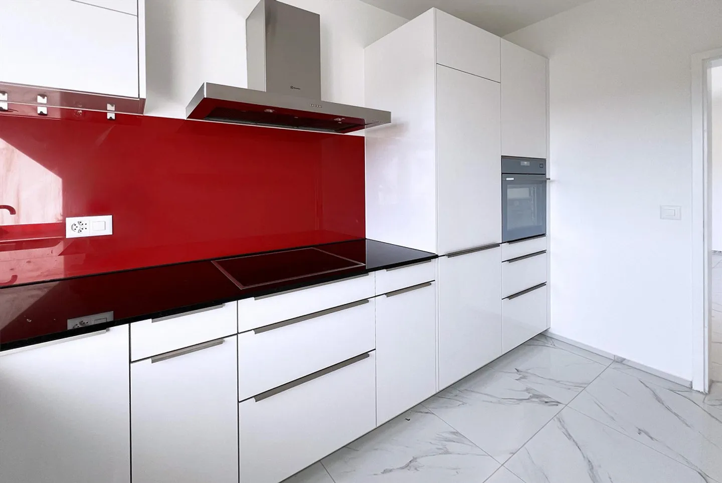 OPPORTUNITY - BRIGHT 4.5 RENOVATED APARTMENT WITH TERRACE IN GRAVESANO - Photo 2 of 9