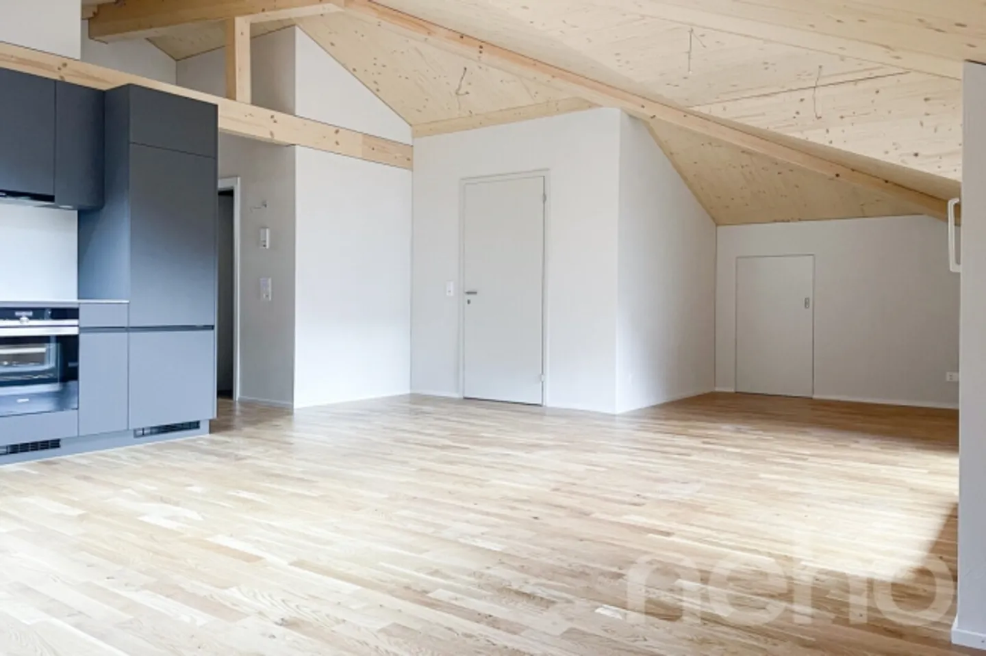 Appartamento attico con vista a Spiringen - Foto 2 di 8