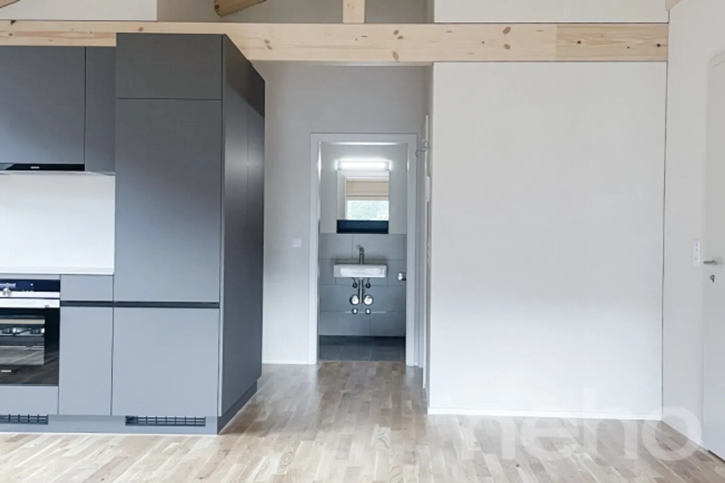 Appartamento attico con vista a Spiringen - Foto 3 di 8