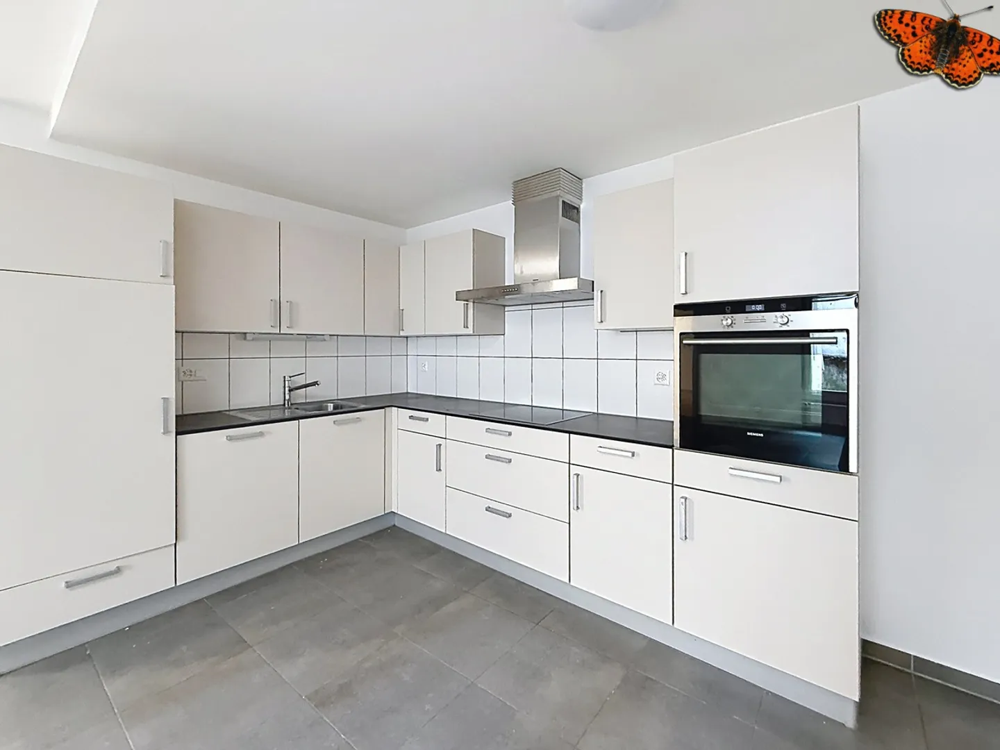 GERÄUMIGE 4-ZIMMER-WOHNUNG - Ideal für eine Wohngemeinschaft! - Foto 3 von 13