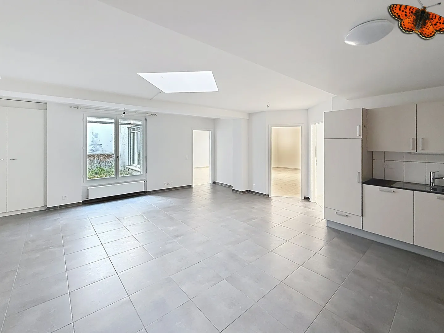 GERÄUMIGE 4-ZIMMER-WOHNUNG - Ideal für eine Wohngemeinschaft! - Foto 4 von 13