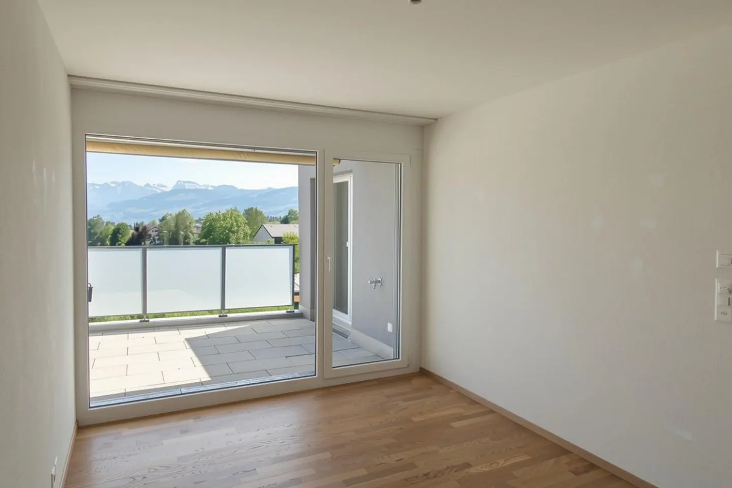 Lichtdurchflutete 5.5-Zimmerwohnung im Oberland zu vermieten - Foto 7 von 10