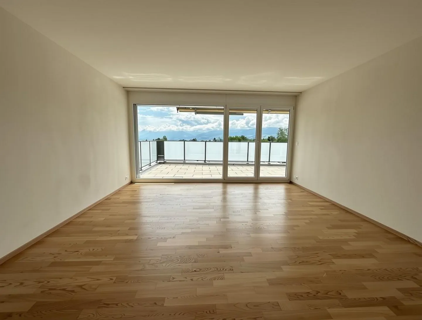 Lichtdurchflutete 5.5-Zimmerwohnung im Oberland zu vermieten - Foto 6 von 10