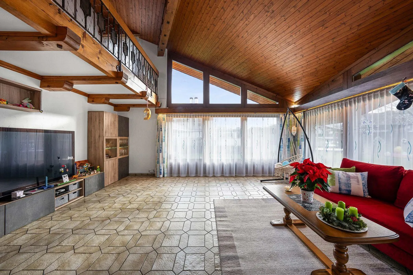 detached house - Photo 3 of 13