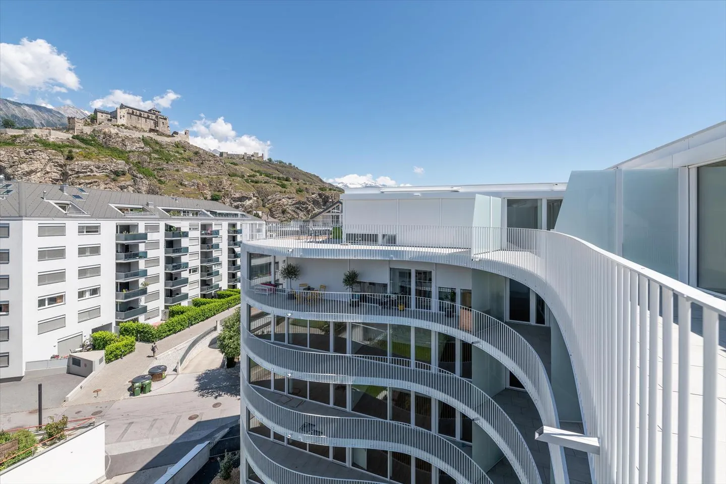Magnifique appartement en attique de 3,5 pièces avec vue sur le château de Sion - Photo 1 sur 4