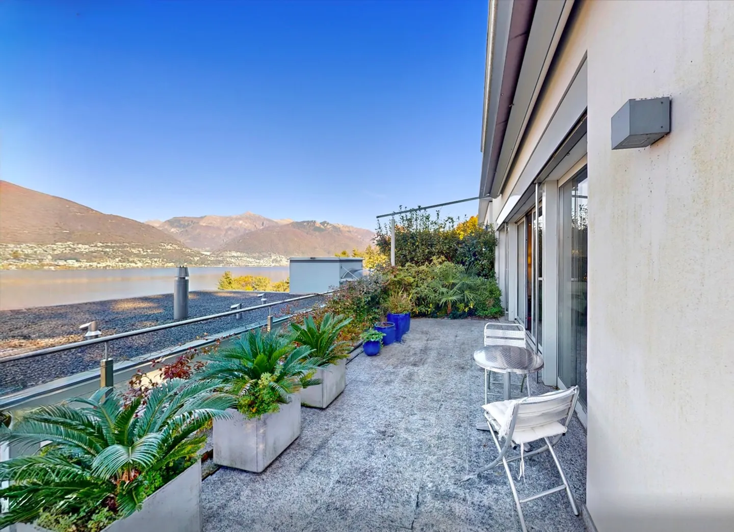 Elegantes Wohnhaus mit Seesicht und Terrasse - Foto 12 von 22