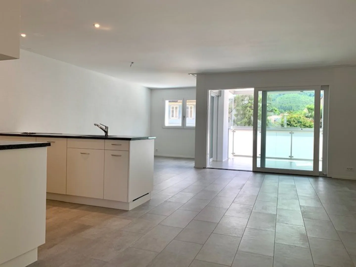 Attico moderno di 3.5 locali - Foto 3 di 8