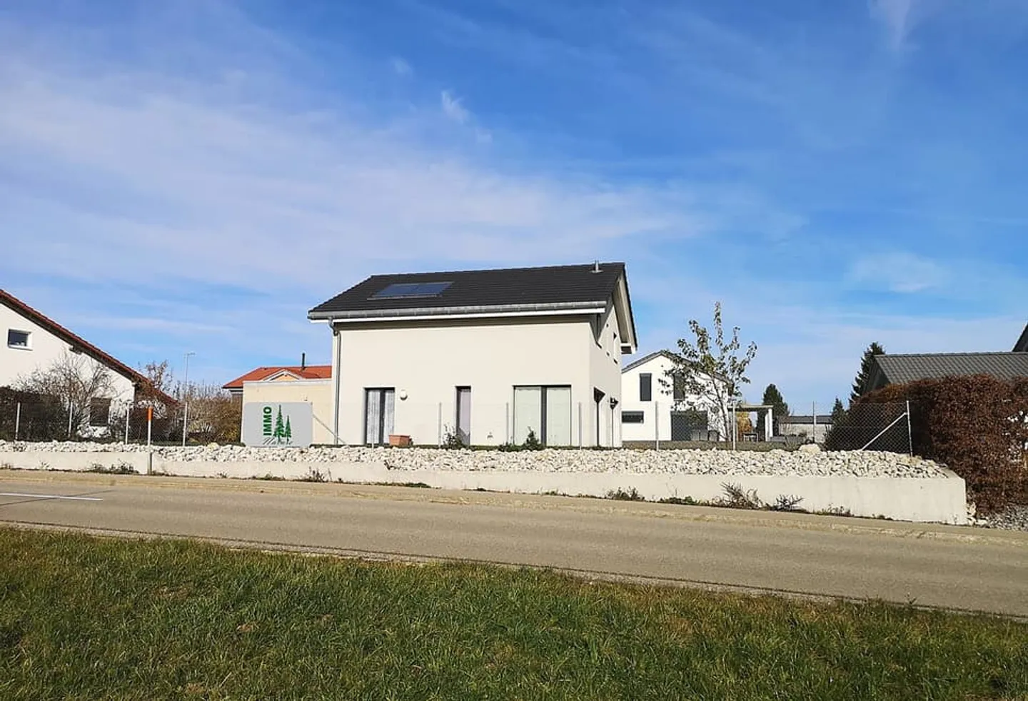 Grande maison soignée de 2016, 6.5pces, garage double, terrasse, vue - Photo 4 sur 13