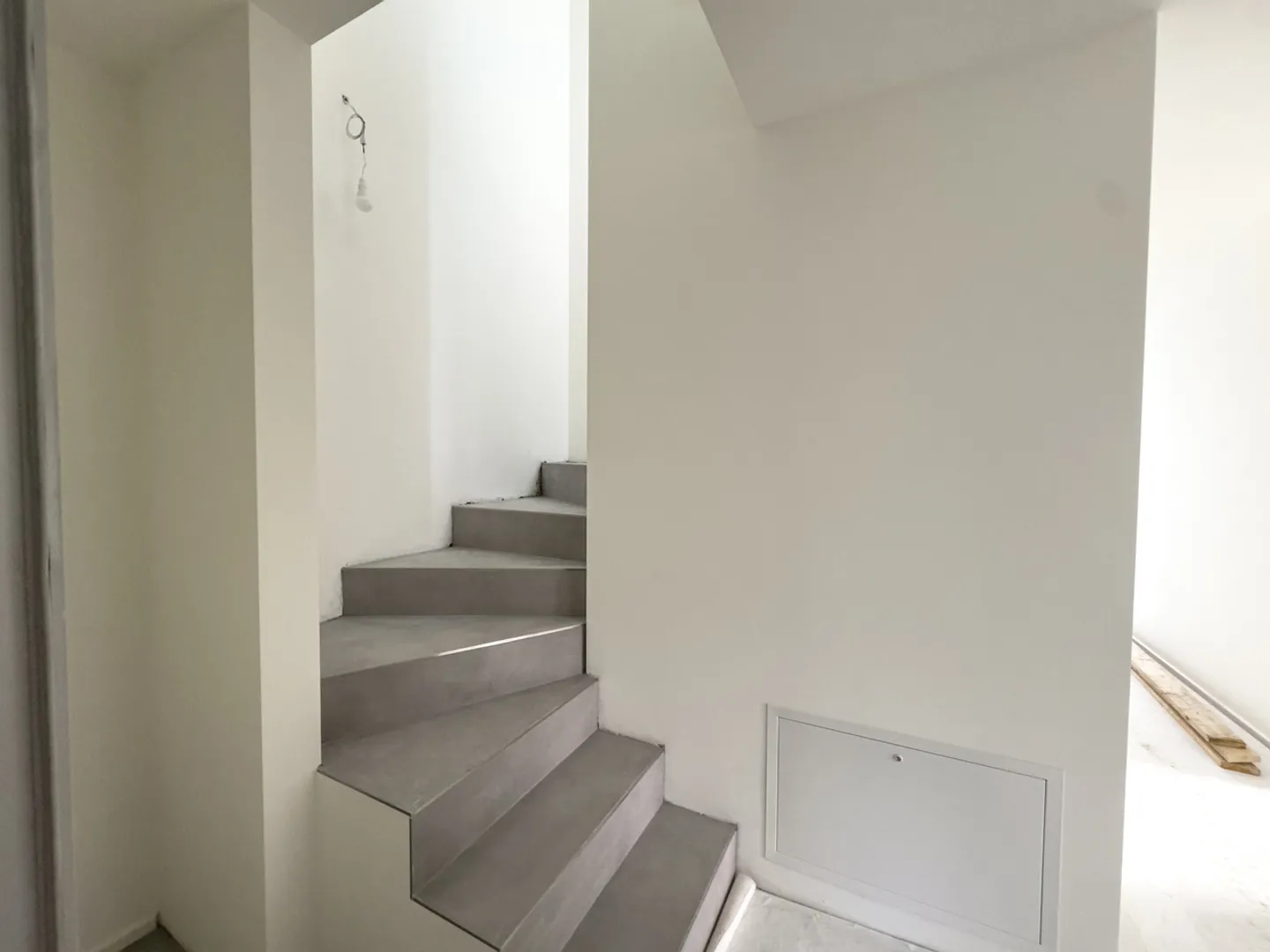 Duplex penthouse moderne de 3,5 pièces à Besazio - Photo 14 sur 18