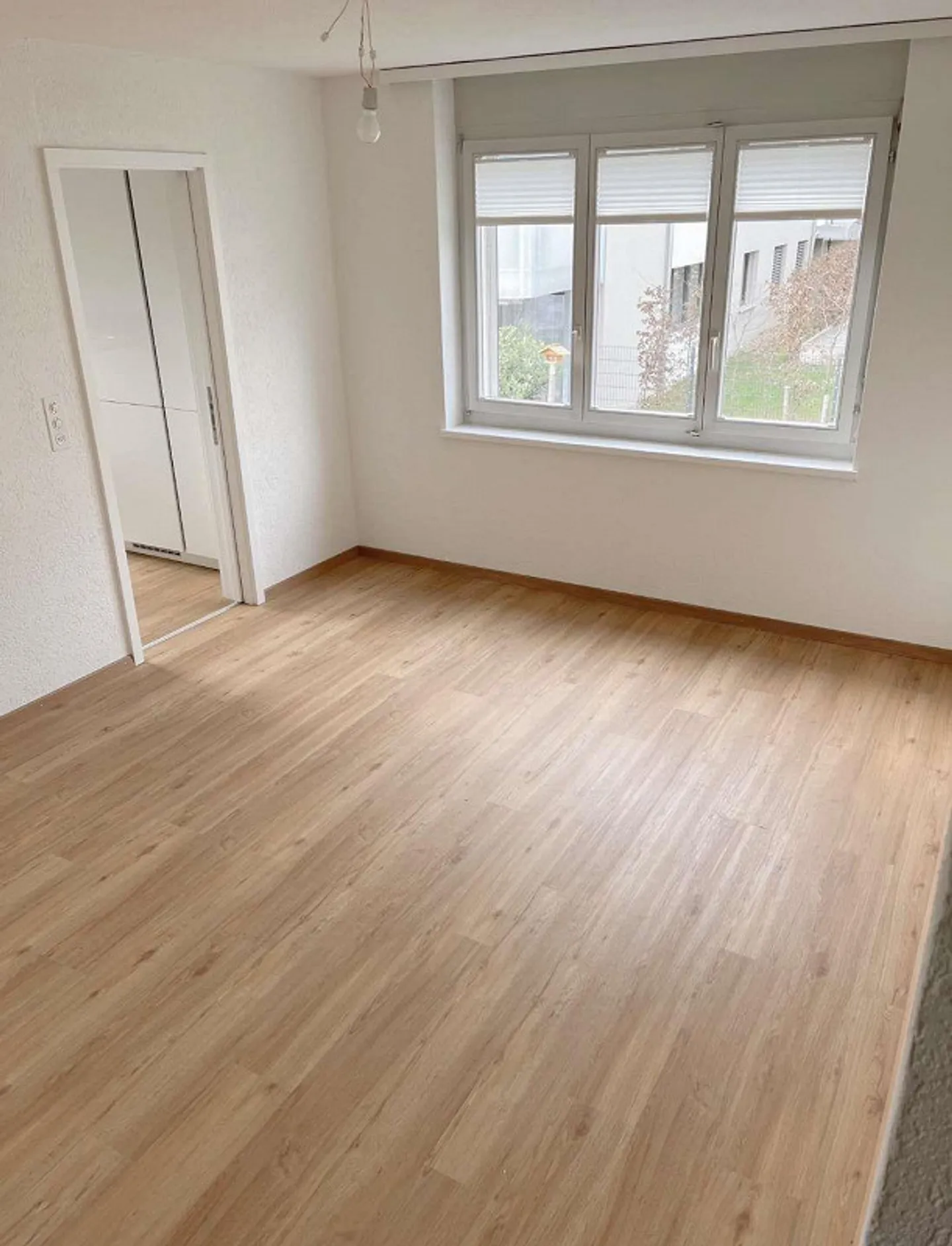 Ampio appartamento di 5,5 locali in una zona adatta alle famiglie a Rebstein - Foto 5 di 11