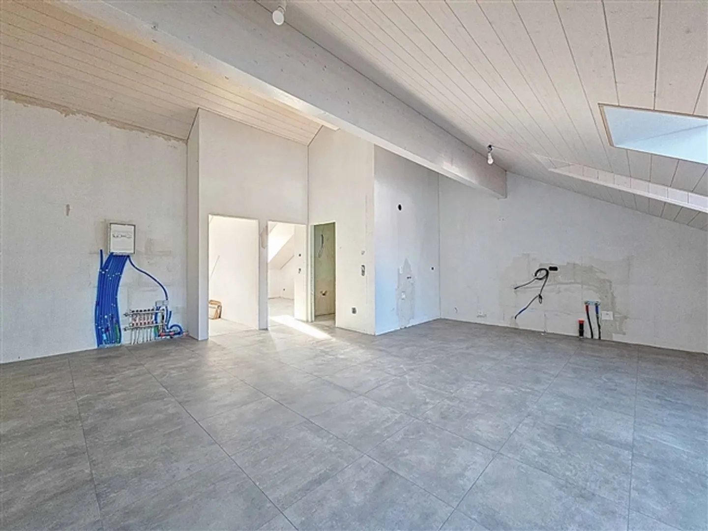 «NUR 2 WOHNUNGEN 3,5 Zimmer noch in Mathod» - Foto 2 von 10