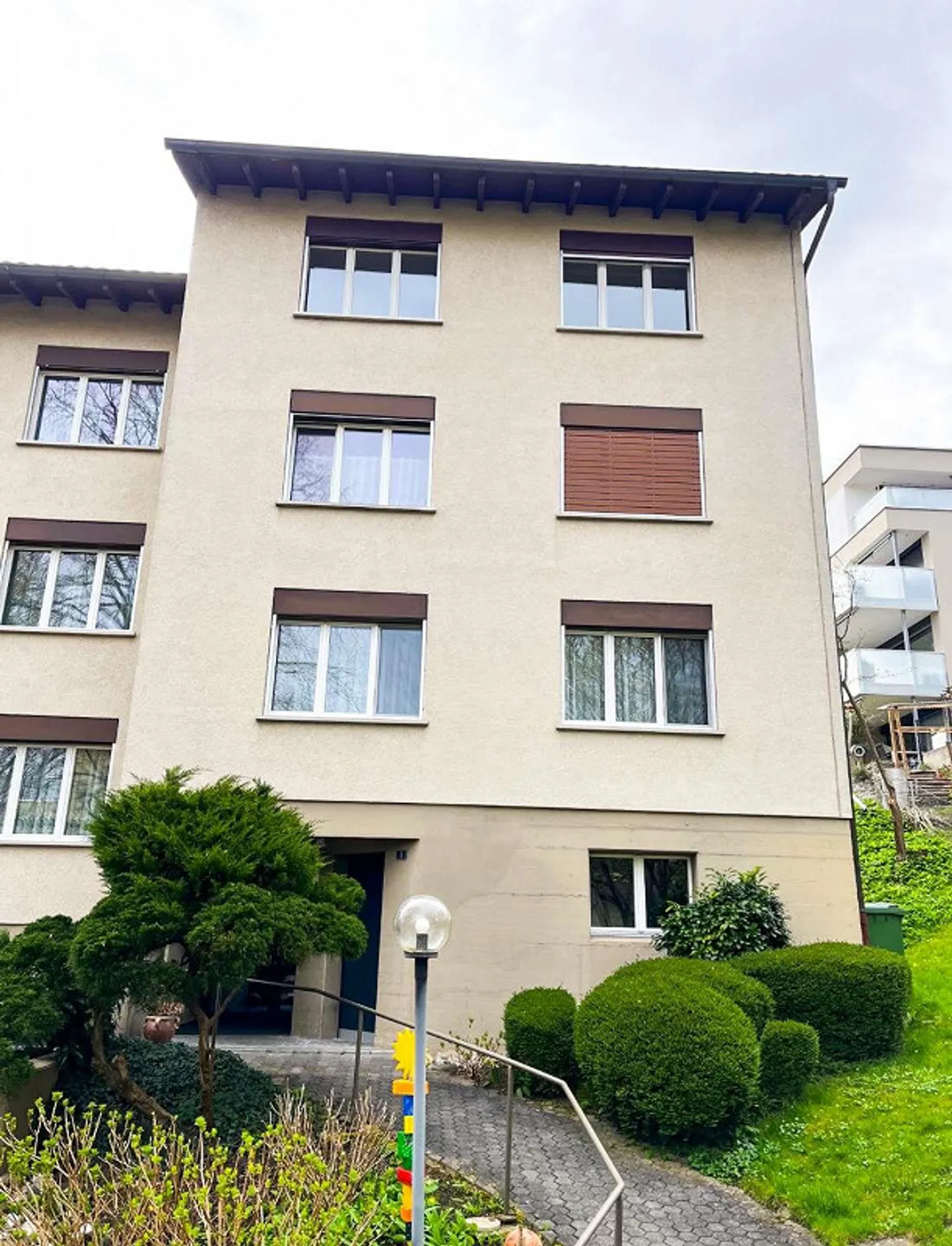 Ampio appartamento di 5,5 locali in una zona adatta alle famiglie a Rebstein - Foto 11 di 11