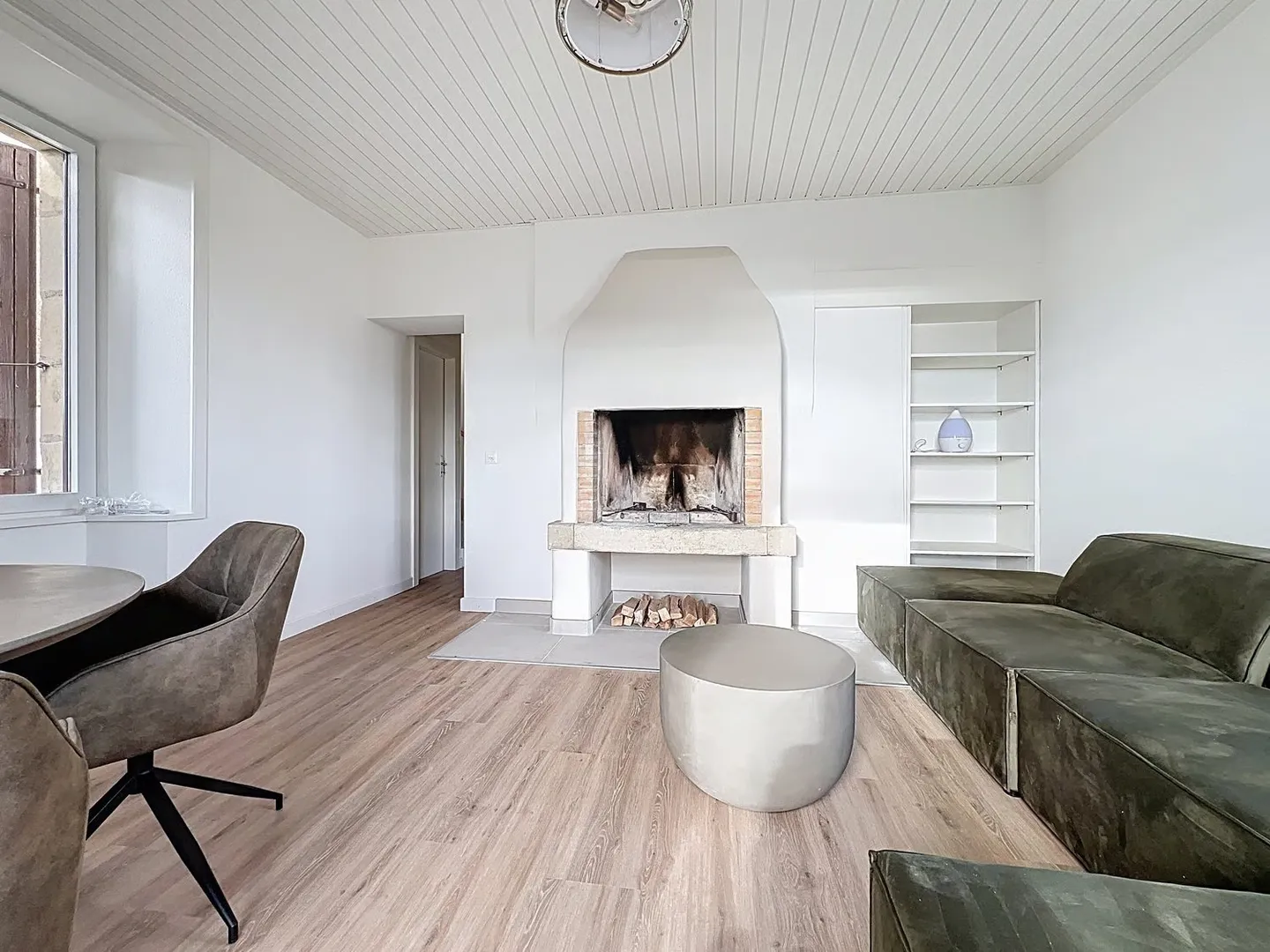 Garanti un point culminant - villa rénovée avec terrasse et vue sur le lac ! - Photo 5 sur 15