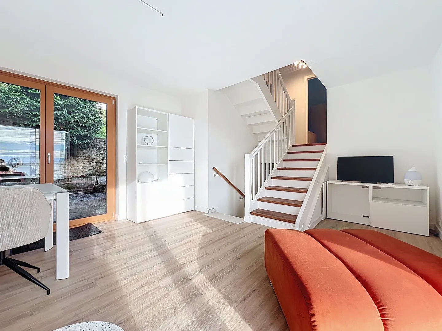 Garanti un point culminant - villa rénovée avec terrasse et vue sur le lac ! - Photo 7 sur 15