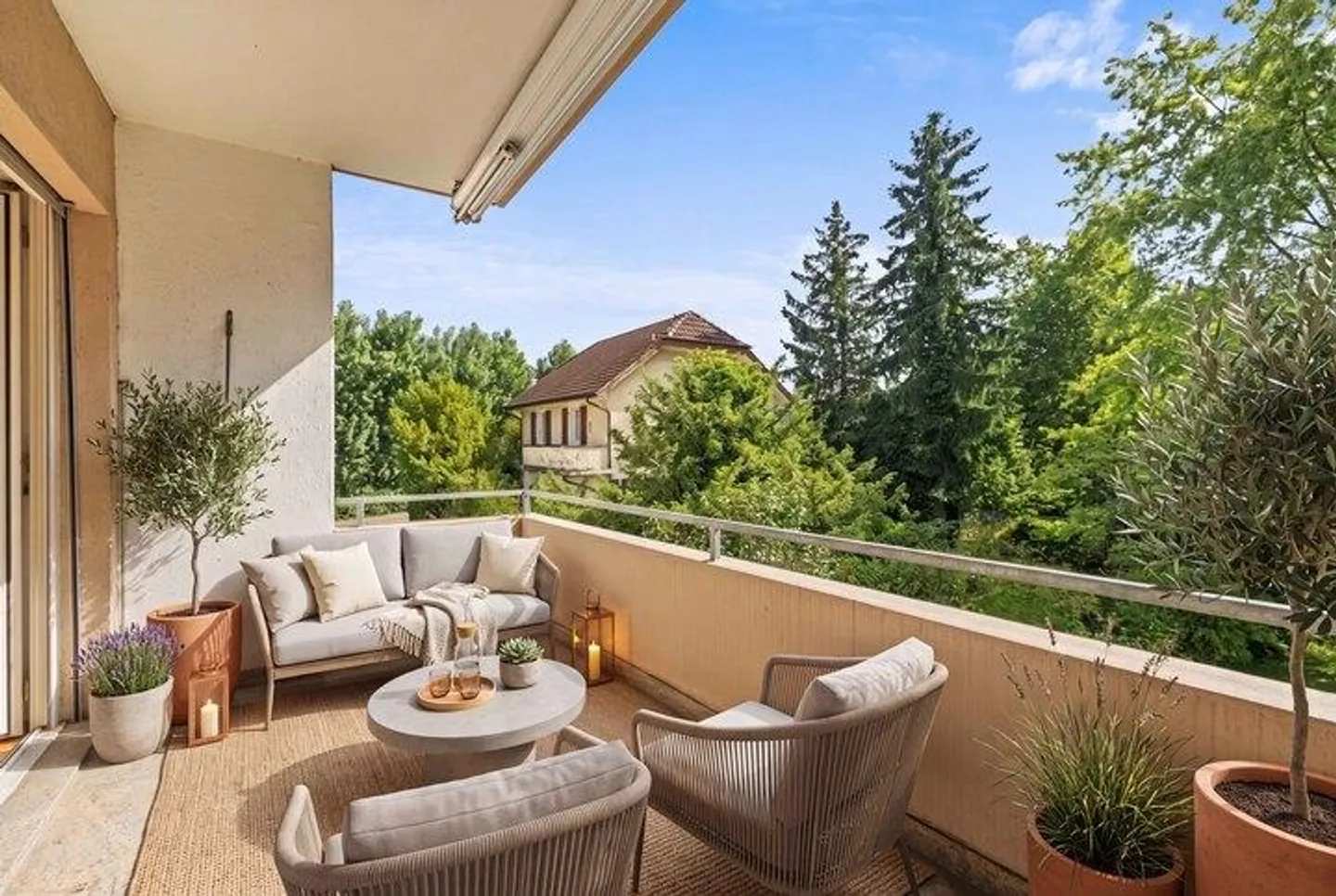 Geräumige Wohnung mit Dachterrasse - Foto 1 von 8