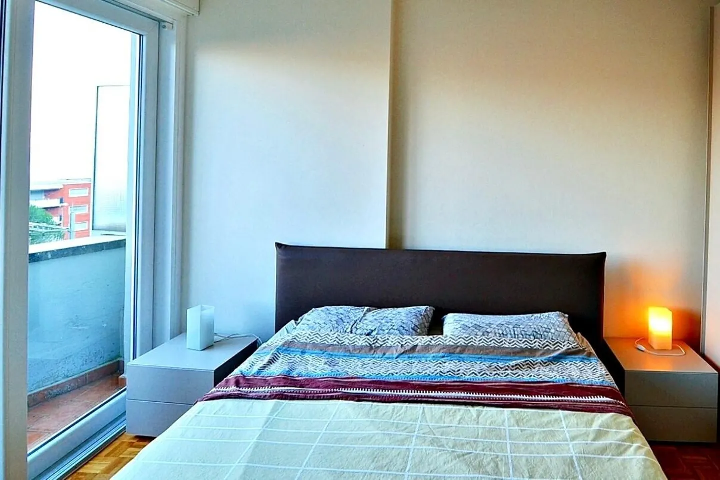 ÉLÉGANT 3.5 PIÈCES AVEC TERRASSE ET VUE SUR LE LAC À PARADISO - Photo 7 sur 10
