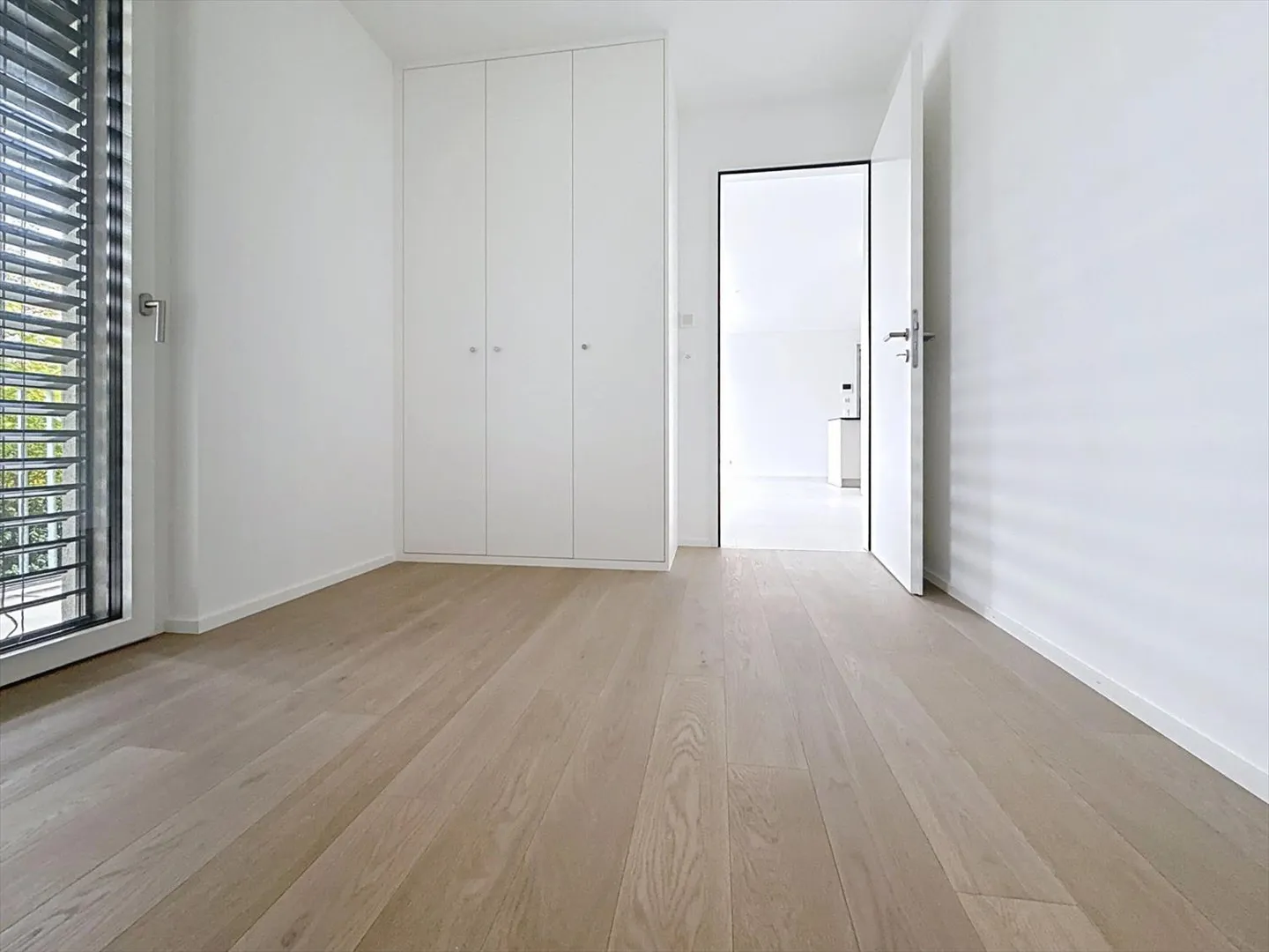 Très beau 4 pièces neuf avec grand balcon - Photo 9 sur 10