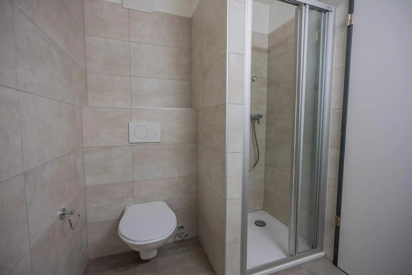 We are selling a beautiful 4.5-room apartment in Monte Carasso, surrounded by the castle wall. - Photo 14 of 17