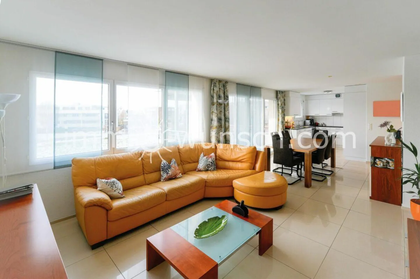 L'opportunité : moderne appartement en copropriété de 4 ½ pièces, avec balcon, vue sur la verdure, ainsi qu'une buanderie privée, 2 x places de parking dans le garage souterrain - Photo 9 sur 12