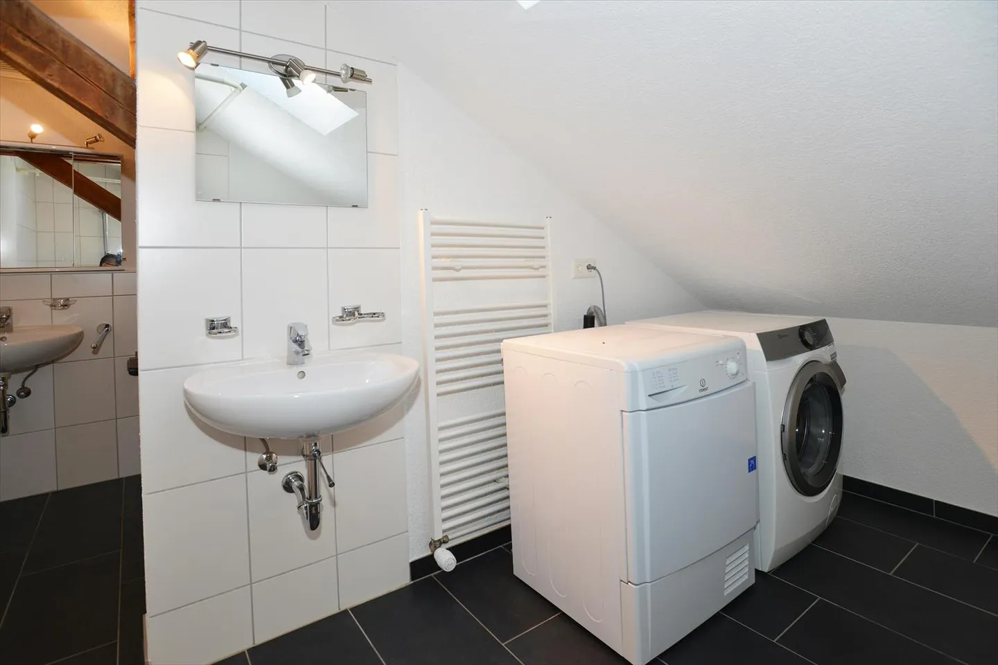 Quiet location near center and university - Photo 9 of 12