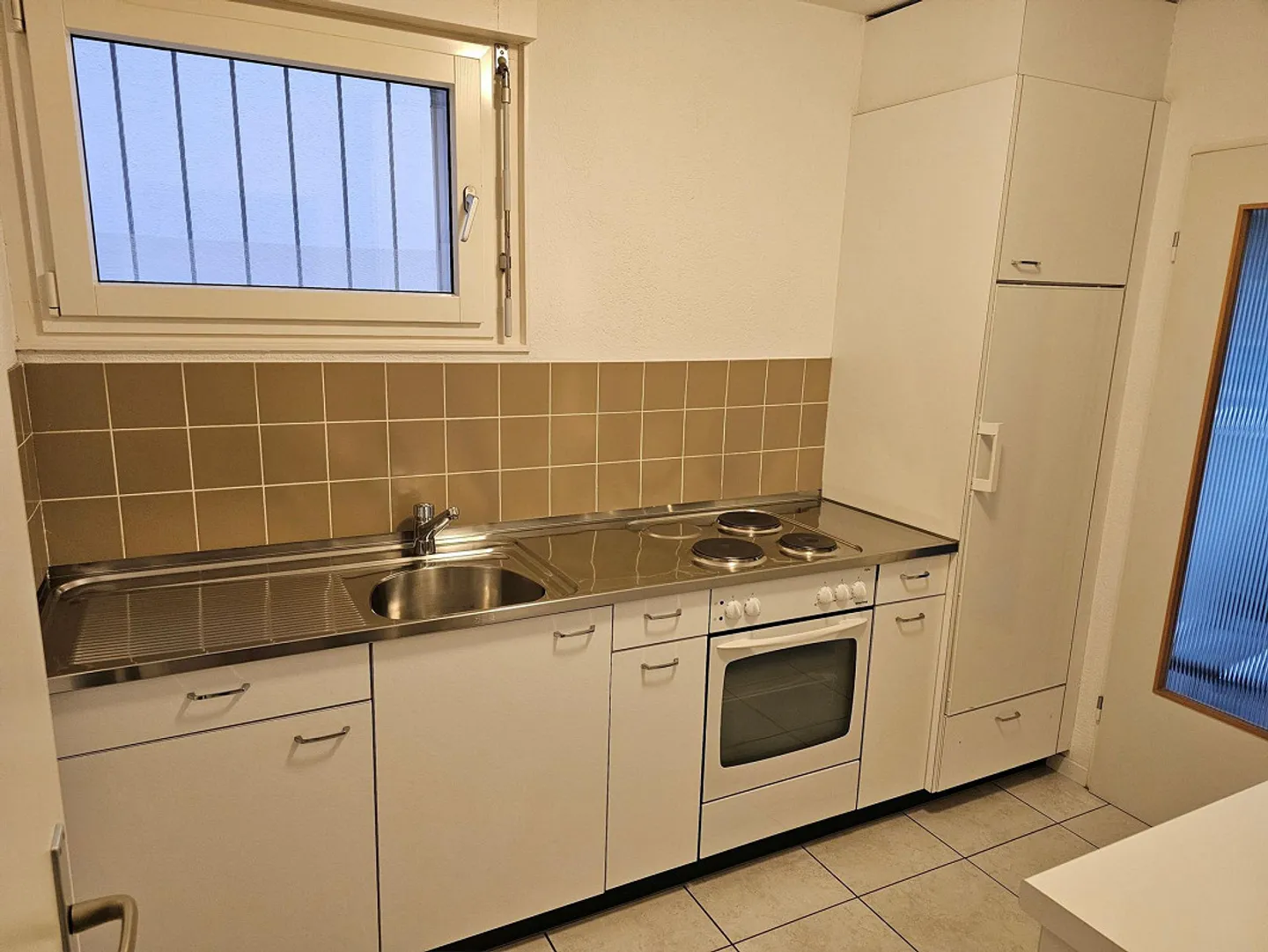 Cozy 2.5 Room Apartment - Photo 3 of 6