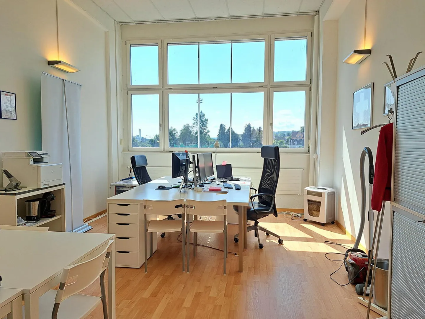 Toller Praxis oder Büroraum mit Blick ins Grüne - Foto 3 von 8