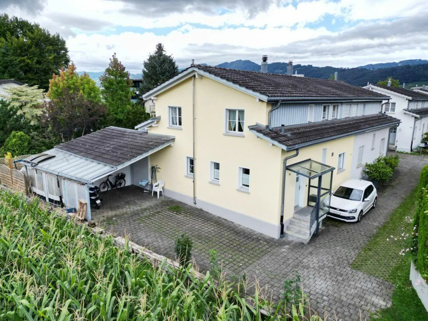 Incantevole casa unifamiliare con piscina esterna - Foto 2 di 13