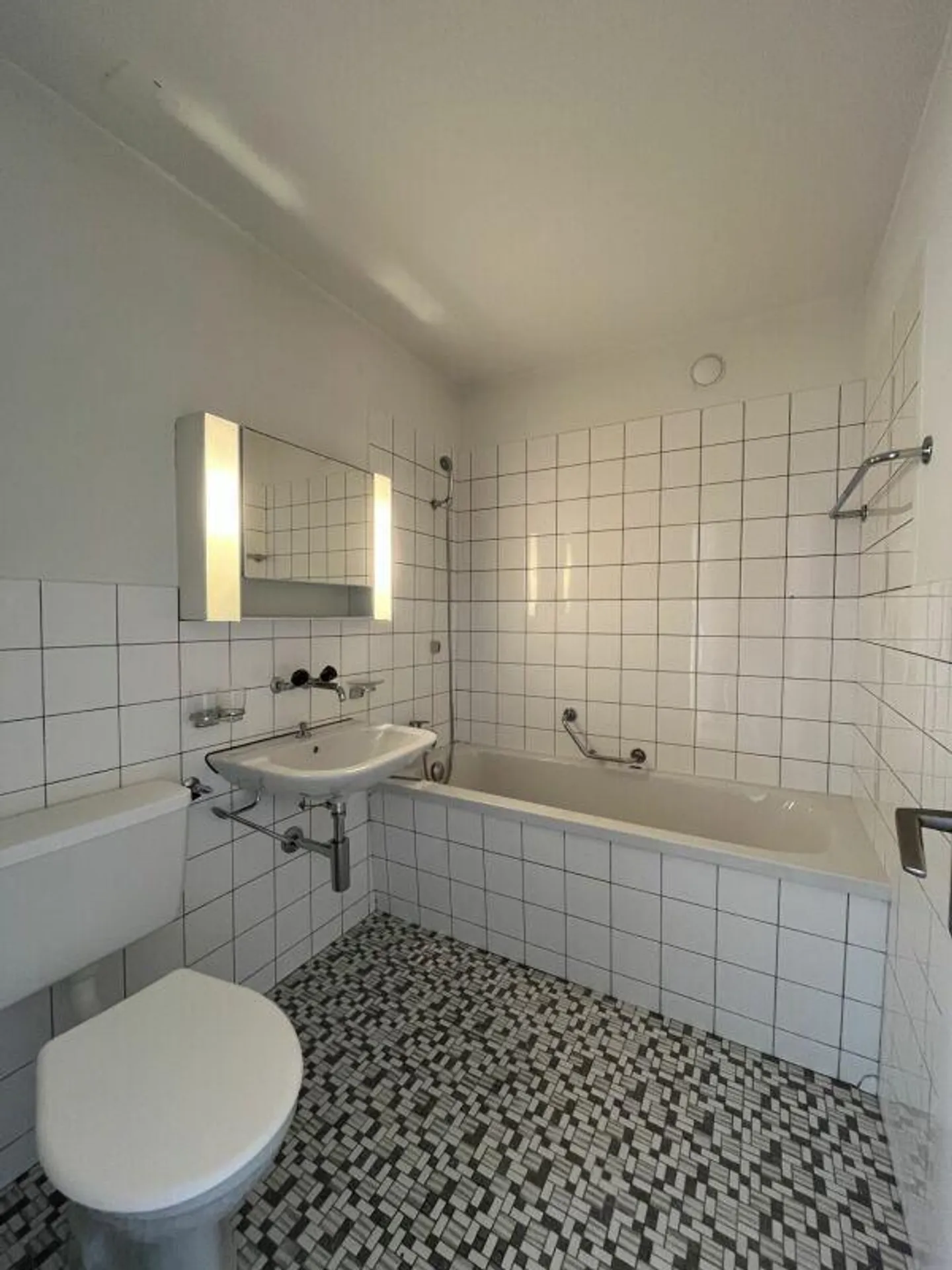 Preiswerte Wohnung mit Balkon - Foto 4 von 8