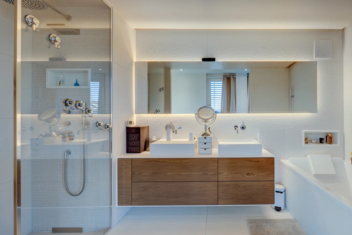 Contemporary penthouse with panoramic view, terrace in Lutry - Photo 4 of 13