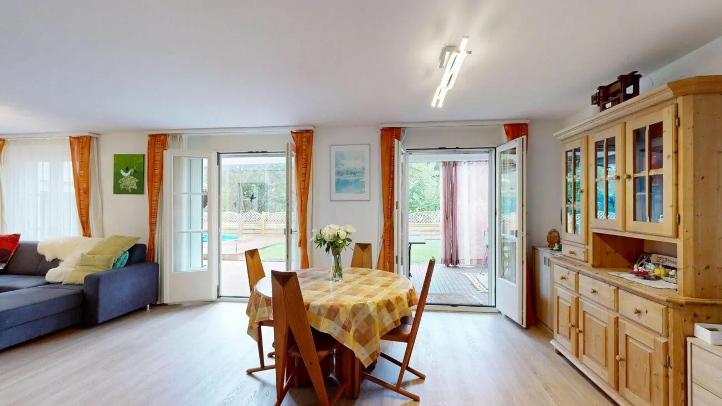 Incantevole casa unifamiliare con piscina esterna - Foto 6 di 13