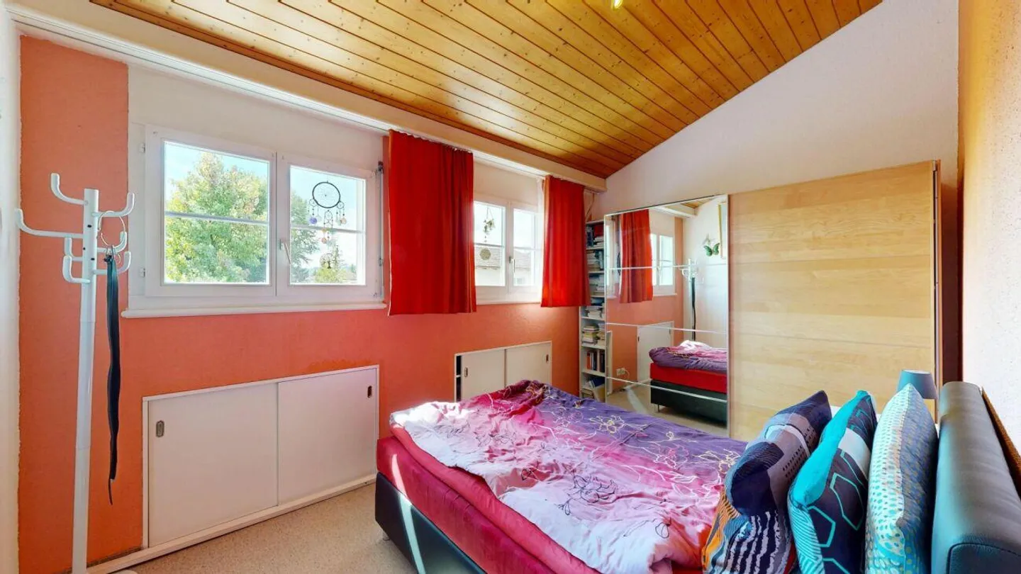 Incantevole casa unifamiliare con piscina esterna - Foto 10 di 13
