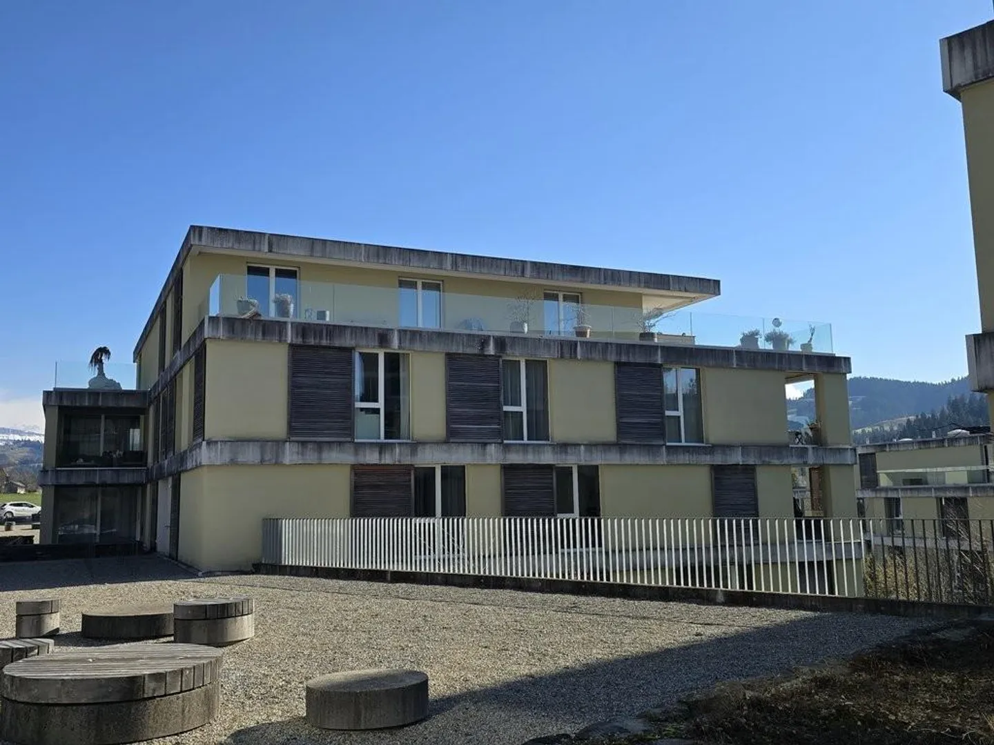 Moderne Wohnung mit Weitsicht - Foto 2 von 11