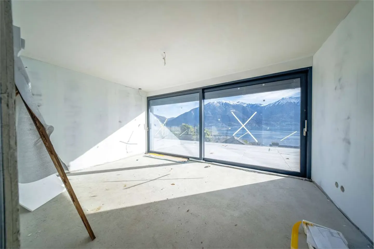 Penthouse de luxe 5.5 NEUF à Minusio avec vue sur le lac - Photo 12 sur 13