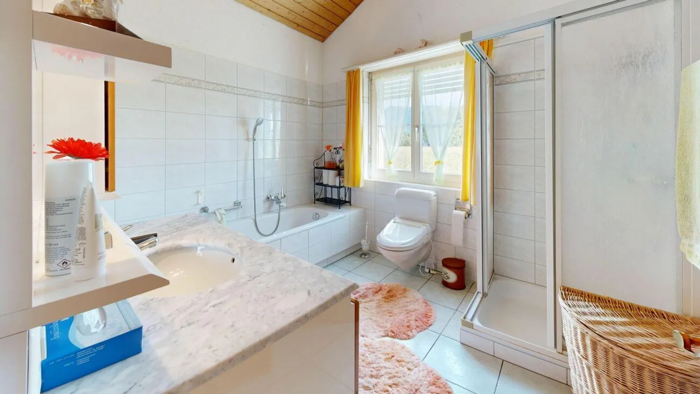 Incantevole casa unifamiliare con piscina esterna - Foto 12 di 13