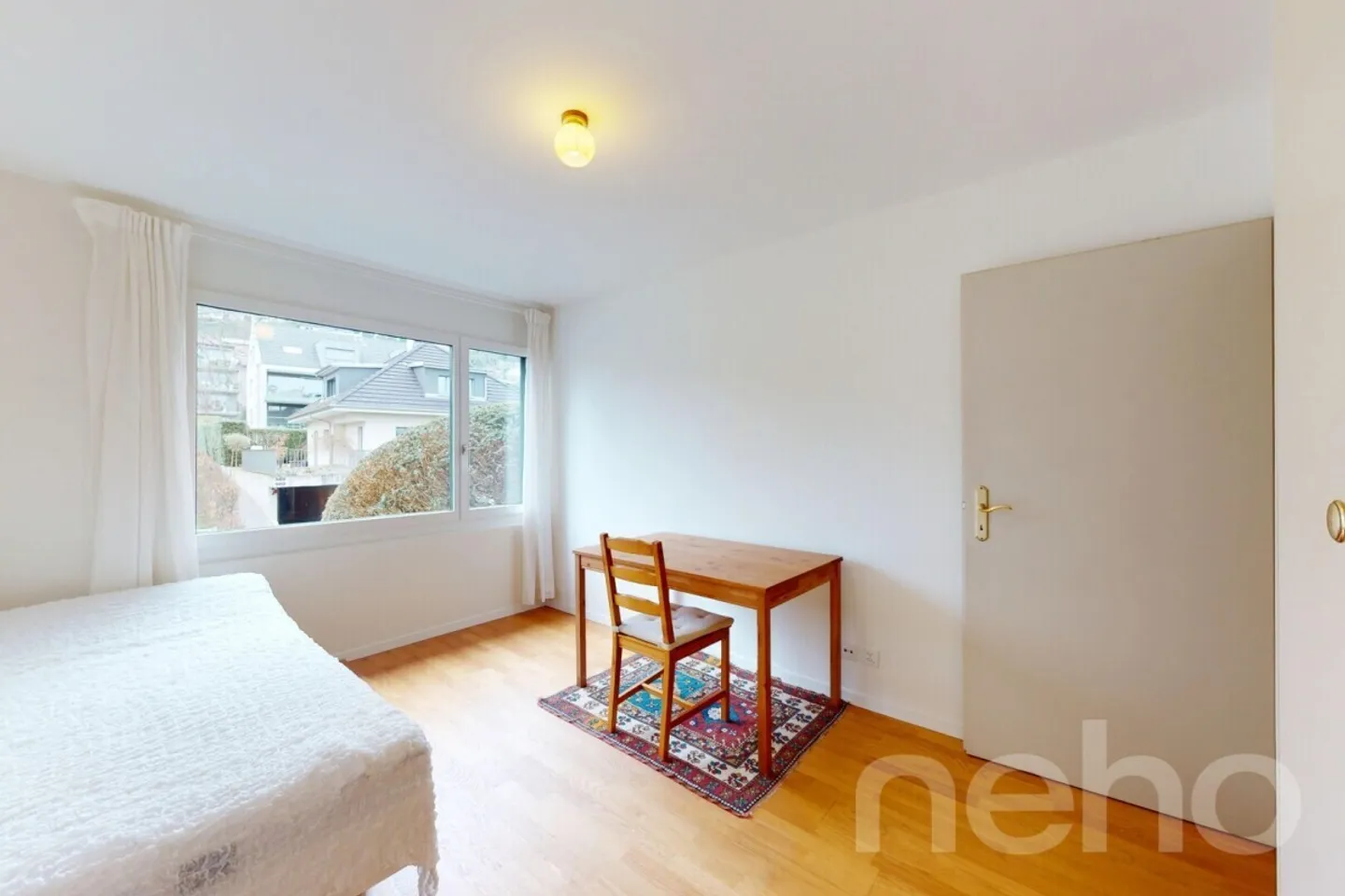 4.5-room maisonette apartment with additional room and partial lake view - Photo 8 of 13