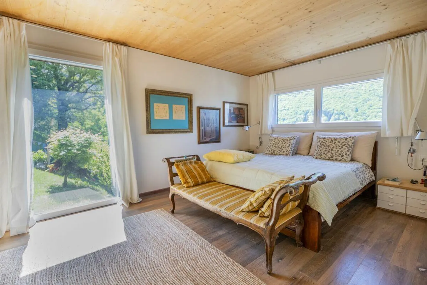 Nous vendons une magnifique villa design avec des vues spectaculaires - Photo 16 sur 21