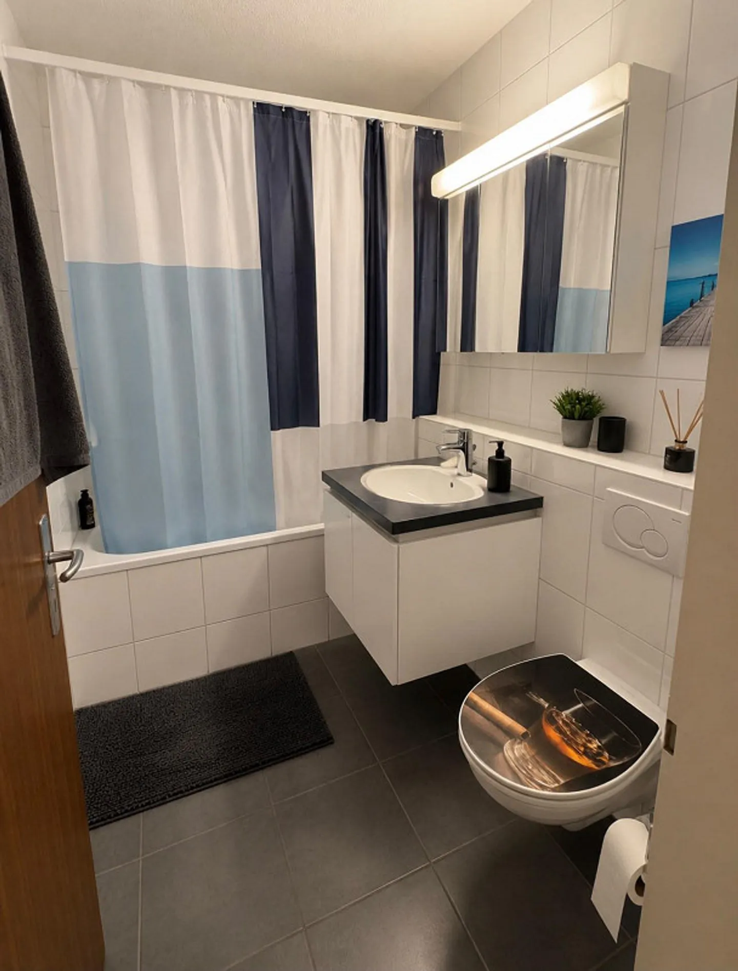 Sonnige 3-Zimmer-Wohnung mit Pool - Foto 3 von 7