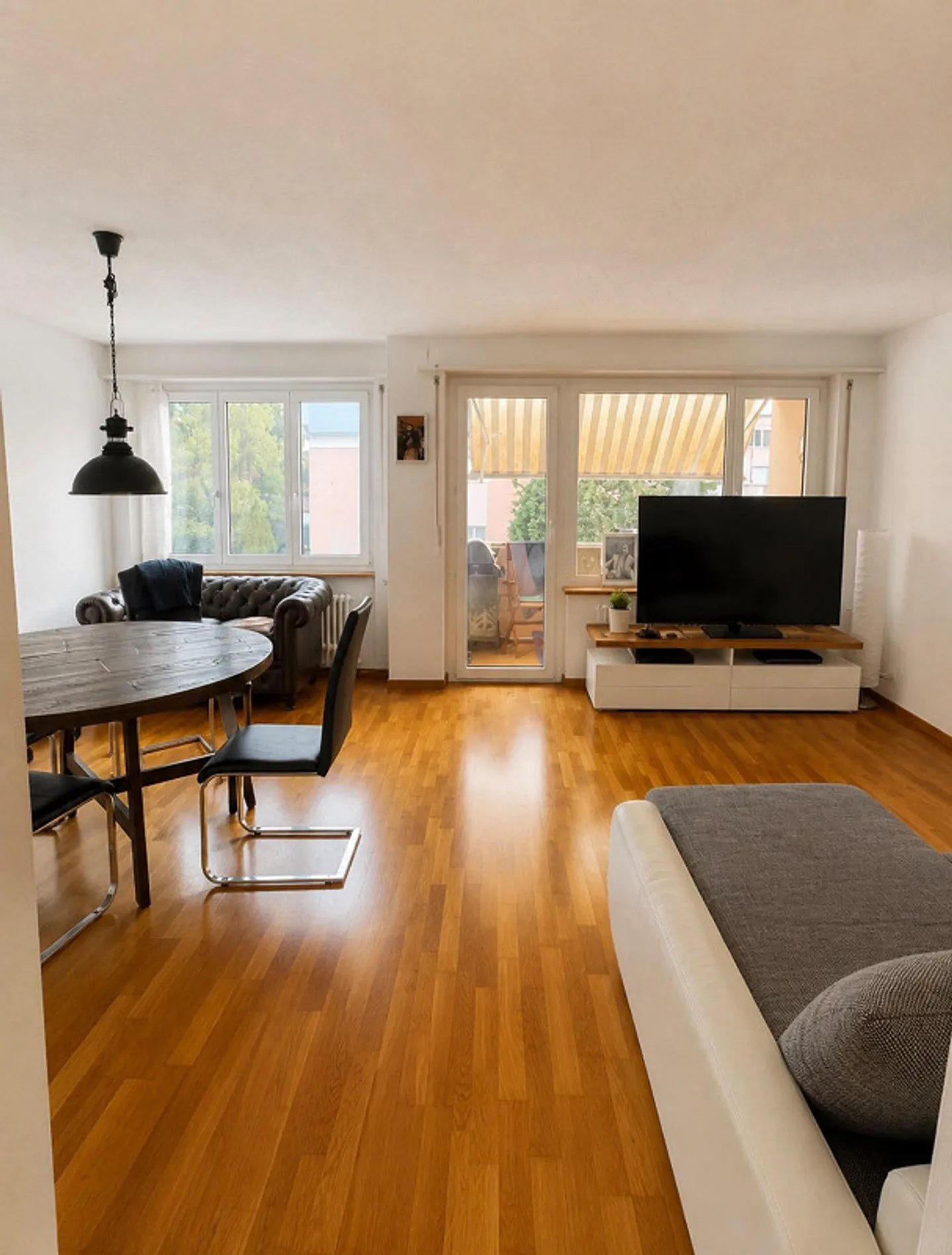Sonnige 3-Zimmer-Wohnung mit Pool - Foto 4 von 7